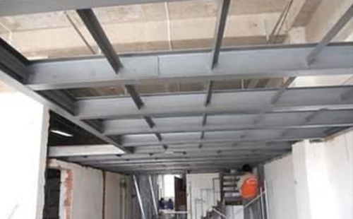 钢结构共和钢结构隔层如何做才性价比更高