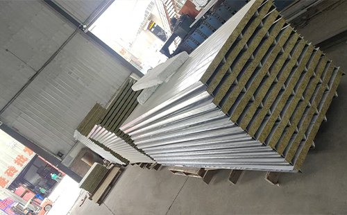 共和彩钢夹芯板